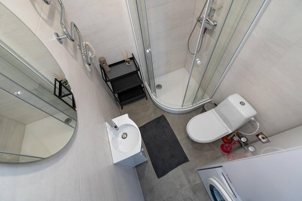 Central 2 Bd Apartment By Hostlovers Kaunas Bagian luar foto